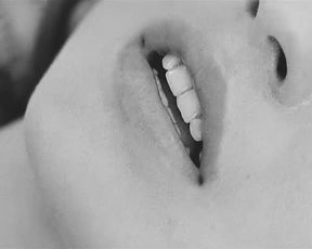 Marie-France Pisier -Prima Symphony-Trans-Europ-Express (1966)