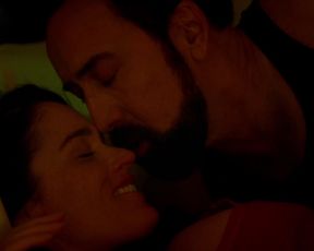 Robin Tunney nude - Looking Glass (2018)