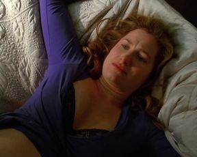 Kathryn Hahn nude – Hung s02e01 (2010)