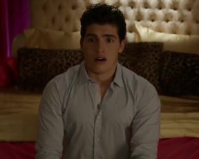 Rita Volk nude and Katie Stevens sexy - Faking It s01e06