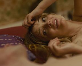 Laura Tonke naked - Zwei im falschen Film (2017)