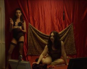 Raya Martini, Svetlana Semusheva, hot - Je fais où tu me dis (2017) Naked hot scene