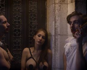 Raya Martini, Svetlana Semusheva, hot - Je fais où tu me dis (2017) Naked hot scene