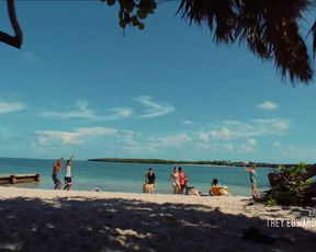 Alexa Demie nude - Waves (2019)