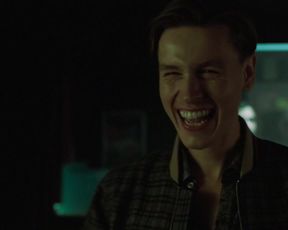 Agnes Bouchard, sexy - Matthias et Maxime (2019) Naked movie scenes