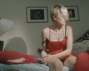 Mona Kortelampi naked - Tositarkoituksella (2015)
