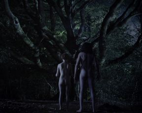 Maryne Bertiaux nude - L'avenir est tellement radieux (que je dois porter des lunettes noires) (2015)