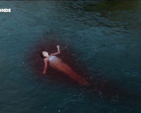 Florence Coste - La face (2016) Nude "topless" scene