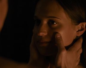 Alicia Vikander - Submergence (2018)