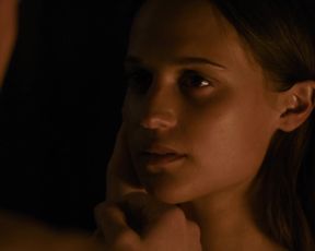 Alicia Vikander - Submergence (2018)