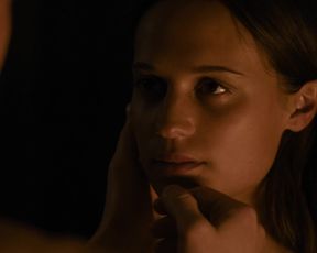 Alicia Vikander - Submergence (2018)