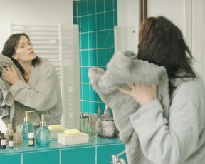 Clotilde Hesme - Amour Fou s01e01-02 (2020) celebs topless scenes