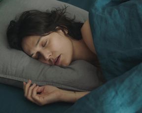 Clotilde Hesme - Amour Fou s01e01-02 (2020) celebs topless scenes