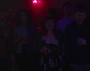 Alexandra Marzella, Kiersey Clemons, Jeez Loueez, Sid Branca, Cruel Valentine, Whitney Masters, Becca Brown, Yana Atim - Easy s02e07 (2017) sexy hot movie scene