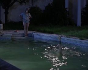 Maria Florencia Oviedo, Sofia Lanaro - Nadie Vio Nada (2016) Сut scene
