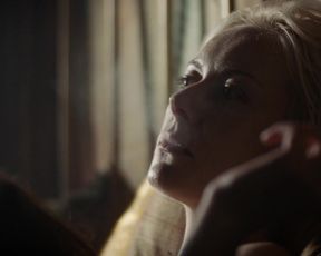 Severija Janusauskaite, Sophie Pfennigstorf - Babylon Berlin s01e04 (2017) Naked "topless" scene