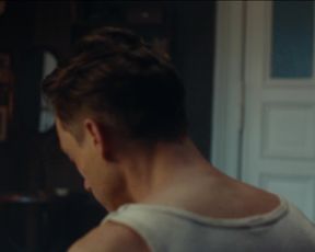 Hannah Herzsprung nude - Babylon Berlin (2017) (Season 2, Episode 1)