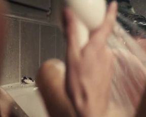 Jessy Moravec - Fische (2016) Naked actress in a hot video