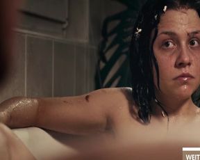 Jessy Moravec - Fische (2016) Naked actress in a hot video