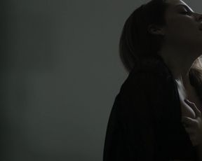 Riley_Keough_-_The_Girlfriend_Experience_s01e11-12 (2016)