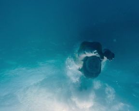 Maria Valverde - Plonger (2017) Censorship nude scene