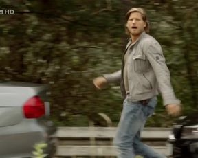 Karin Giegerich - Countdown - Die Jagd beginnt s03e03 (2012) Naked sexy video