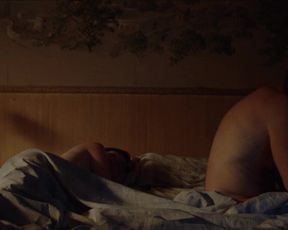 Julianne Nicholson, Sabrina Alfonso - Iniciales S.G. (2019) Sexy film scene