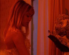 Alice Isaaz - Especes menacees (2017) sexy hot scene