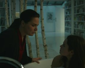 Rosabell Laurenti Sellers - Spides s01e07 (2020) Nude TV movie scene