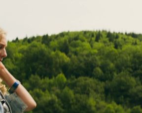 Julia Dietze - 5 Frauen (2016) Naked actress in a TV movie scene