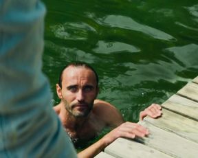 Julia Dietze - 5 Frauen (2016) Naked actress in a TV movie scene