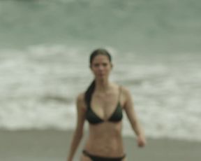 Juana Acosta, Ingrid Garcia Jonsson - Acantilado (2016) Sexy film scene