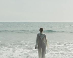 Juana Acosta, Ingrid Garcia Jonsson - Acantilado (2016) Sexy film scene