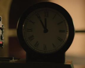 Simona Krainova, Johana Vaskova - Vybijena (2015) Sexy film scene