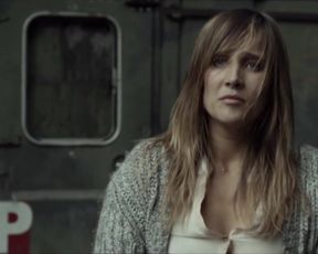 Julie De Bona - Empreinte (2015) Naked movie scenes