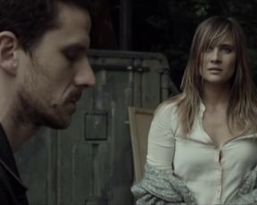 Julie De Bona - Empreinte (2015) Naked movie scenes