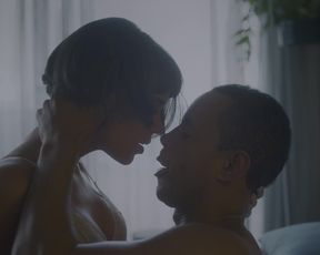 Carla Salle - Onisciente s01e04 (2020) Nude movie scene