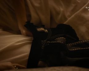 Ariana Martinez - Carlos, Rey Emperador s01e14 (2016) Naked movie scene