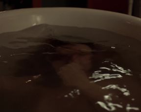 Elodie Frege nude - La main du mal  (2016) (Season1, Episode1)