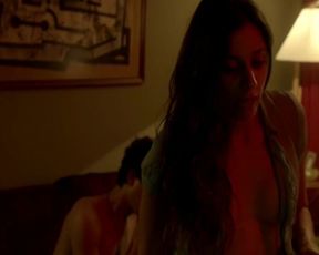 Mariam Hernandeza - Cuatro Estaciones En La Habana s01e01 (2016) Naked actress in a "topless" scene