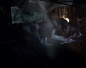 Nathalia Dill, Paula Burlamaqui - Por Tras do Ceu (2016) sexy nude videos