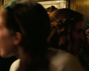 Alison Brie - How_to_Be_Single (2016)