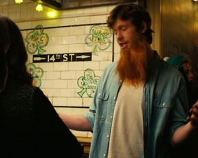 Alison Brie - How_to_Be_Single (2016)