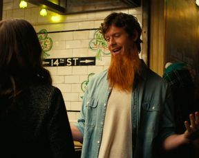 Alison Brie - How_to_Be_Single (2016)