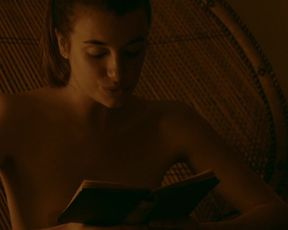 Camille Claris - Les etoiles restantes (2016) Censored nude scene