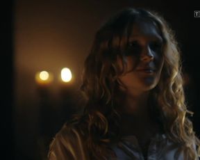 Marta Bryla - Korona krolow s01e01 (2017) Nude TV movie scene