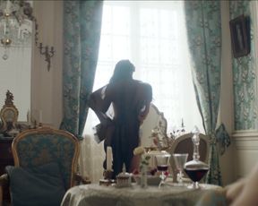 Tuppence Middleton hot - War_and_Peace (2016) (Season 1, Episode 3)