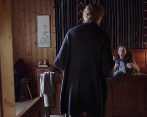 Petra Schmidt-Schaller nude - Das beste aller Leben (2015)