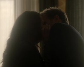 Natacha Lindinger nude - Sam s04e01-07 (2019)