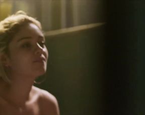 Sophie Charlotte, Maria Casadevall - Ilha de Ferro s01e04 (2018) celeb nude scene
